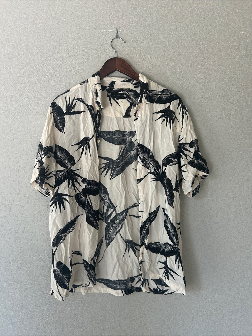 AllSaints Black & White Tropical Print Short Sleeve Shirt | Men’s XL